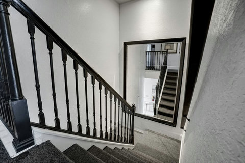 Reflect elegance on every step with our stunning staircase landing mirror. Elevate your home decor with this architectural masterpiece!
