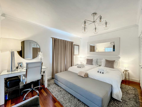 Bedrooms with 1 King or 2 Twin Beds  
