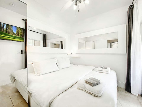 Enjoy the flexibility of our Bedroom with either 1 King or 2 Twin Beds, catering to your specific needs.