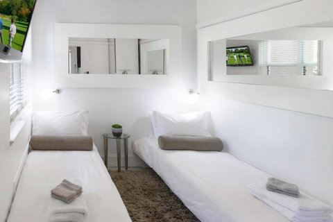 Discover our 2nd room with 2 Designer Daybeds, a perfect blend of aesthetics and coziness.