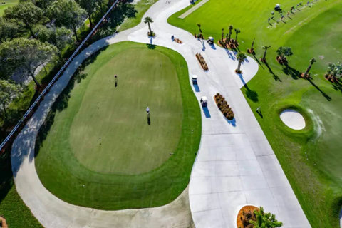 Experience the ultimate golf retreat at our villa, nestled beside and offering breathtaking views of the PGA Learning Center. Enjoy complimentary golf on the pitch and putt course, all in the best location within PGA Village!

