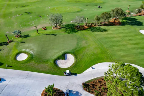 Experience the ultimate golf retreat at our villa, nestled beside and offering breathtaking views of the PGA Learning Center. Enjoy complimentary golf on the pitch and putt course, all in the best location within PGA Village!

