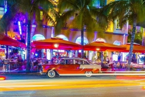 Embrace the best of dinner and nightlife - Española Way's world-class restaurants just a short 5-minute walk away.
