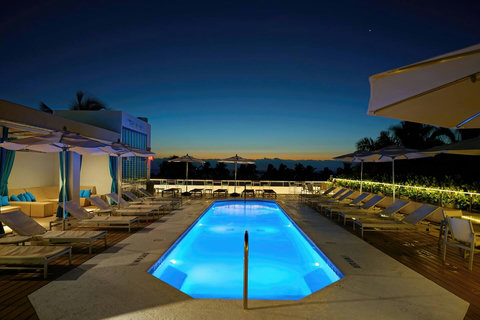 Explore the vibrant 8th block, around the corner from our Casa Grande Suite & behind world famous News Cafe, Tiffany Rooftop Bar offers heated pool access from $25/pp with Poolside Bar/Food/Beverage, Towel service, and Wifi (subject to availability).