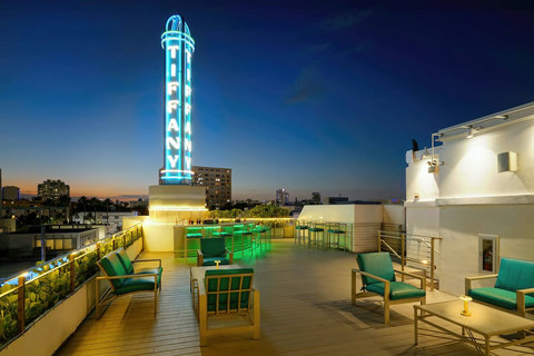 Around the corner on the same block from our Casa Grande Suite & behind world famous News Cafe, Tiffany Rooftop Bar offers heated pool access from $25/pp with Poolside Bar/Food/Beverage, Towel service, and Wifi (subject to availability).