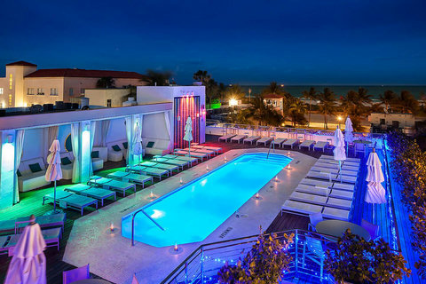 Around the corner on the same block from our Casa Grande Suite (clay roof) & behind world famous News Cafe, Tiffany Rooftop Bar offers heated pool access from $25/pp with Poolside Bar/Food/Beverage, Towel service, and Wifi (subject to availability).