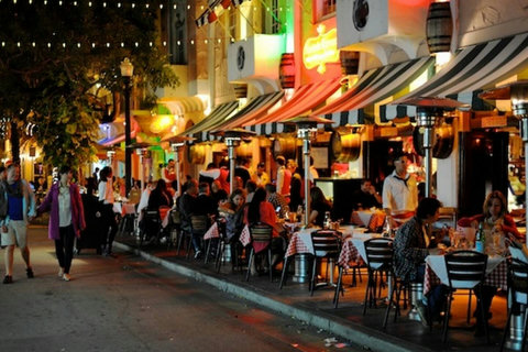 Foodie's Paradise- Prime location at the famous restaurant district, surrounded by Espanola Way, Lincoln Rd, and Ocean Dr - all within 2 blocks.

