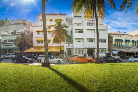 Miami beachfront building on World Famous Ocean Drive! Savor exotic American fusion cuisine and tropical drinks in the in-house restaurant. Your dream beach getaway awaits! 