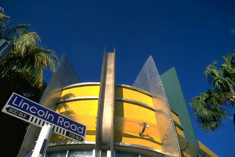 Explore the heartbeat of the city - Lincoln Road's world-class shopping, dining, and people-watching just steps away.
