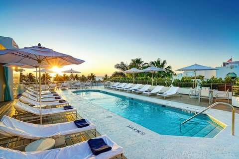 Around the corner on the same block from our Casa Grande Suite & behind world famous News Cafe, Tiffany Rooftop Bar offers heated pool access from $25/pp with Poolside Bar/Food/Beverage, Towel service, and Wifi (subject to availability).