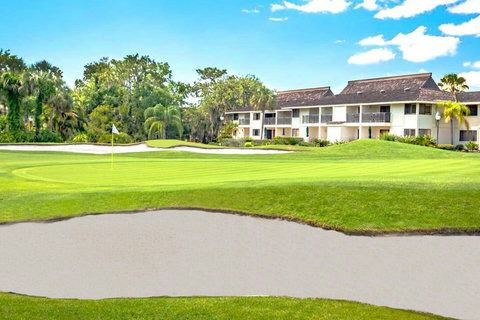 Experience golfing paradise at its finest - the renowned 18th Saddlebrook Resort Course by Arnold Palmer, just 150 yards from our villa.
