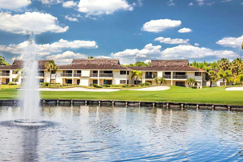 Golf like a pro! Embrace the challenge of world-class golf, only 200 yards away.
