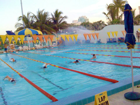 Pool time made easy - Flamingo Park's lap pool is a quick 5-minute walk from your accommodation.