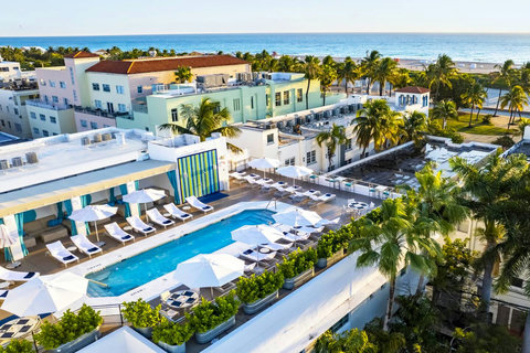 Around the corner on the same block from our Casa Grande Suite (clay roof) & behind world famous News Cafe, Tiffany Rooftop Bar offers heated pool access from $25/pp with Poolside Bar/Food/Beverage, Towel service, and Wifi (subject to availability).