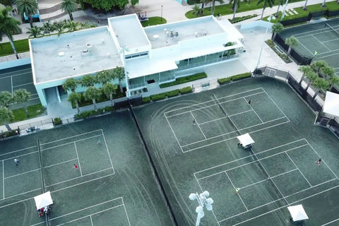 Play to your heart's content- Public tennis courts with menu pricing and complimentary pickleball courts available (first-come, first-serve), all located in vibrant South Beach. We also provide complimentary use of pickleball and tennis rackets.