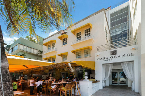 Step inside Casa Grande Suite and be greeted by a captivating dining venues, and the culinary delights that await. 