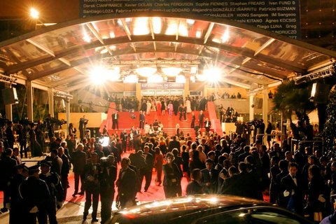 Experience the vibrant energy of the Festivals from the comfort of our home - a prime location for an extraordinary stay!