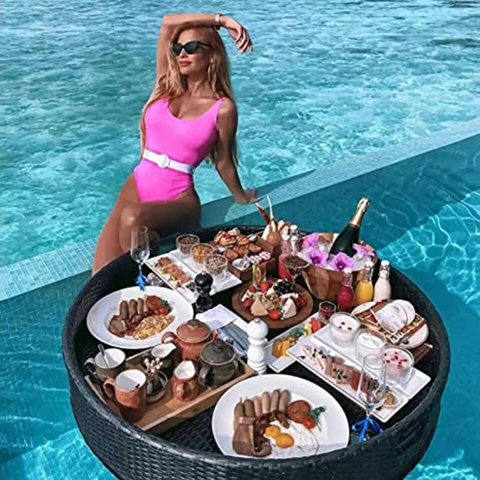 Enjoy your morning breakfast, lunch or dinner in the pool or during one of our special picks for private chef dinner experience. The choice is yours. 