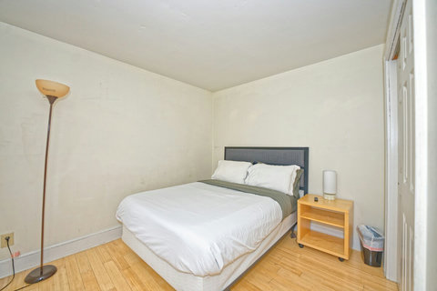 2nd Bedroom with Full Bed