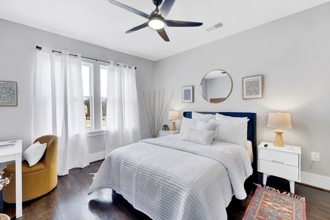 Be ready for this majestic queen slumber with blackout curtains. 