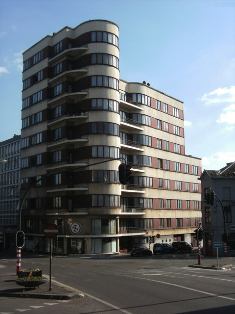Residence Albert Outside View, Day.
With the Cercle Royal de Charleroi on the Ground Level.

https://fr.wikipedia.org/wiki/R%C3%A9sidence_Albert