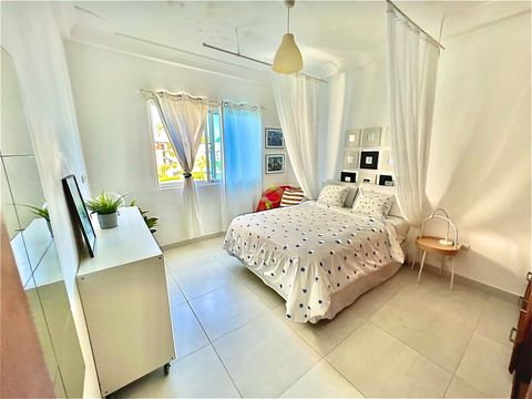 Habitación, cama Queen, ventana con vista a la piscina 