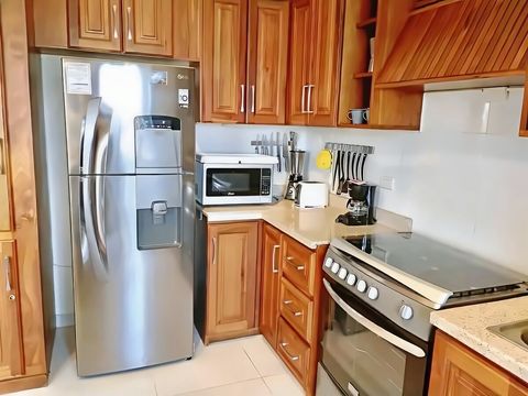 Cocina, nevera, microondas, cafetera, tostadora, juego de cuchillos, accesorios para cocinar 
