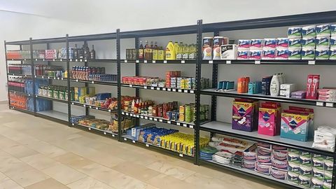 Tenemos un Minimarket en el condominio. Esta ubicado en el bloque B, planta baja después de la zona de parqueos. Ofrece Delivery hasta los apartamentos.