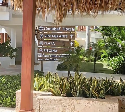 Club de playa privado de la propiedad. Este club es el nuncio acceso a la playa dentro de la propiedad. Para acceder al club de playa hay que pagar un consumo mínimo por persona. Este dinero no se pierde ya que es para consumir en bebidas y comidas.