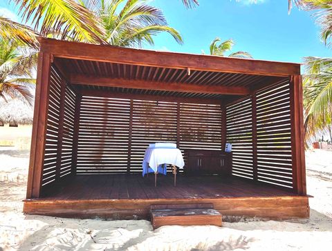 Massage beach club 