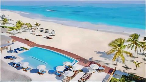 Club de playa privado. Para acceder se debe pagar un consumo mínimo por persona. El dinero del pago no se pierde ya que es para consumir dentro en bebidas y comidas del club de playa.