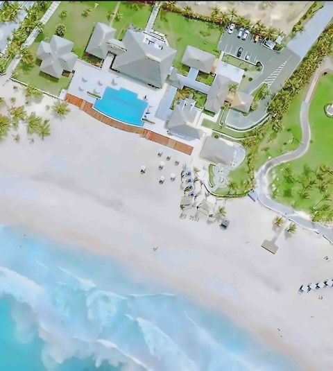 Club de playa privado. Para acceder se debe pagar un consumo mínimo por persona. El dinero del pago no se pierde ya que es para consumir dentro en bebidas y comidas del club de playa.