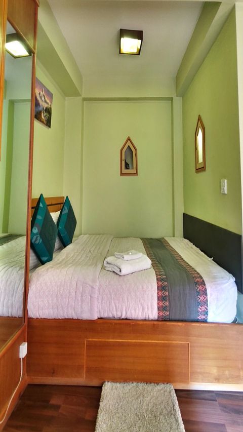 queen bed