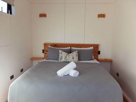 Kingsize Bed