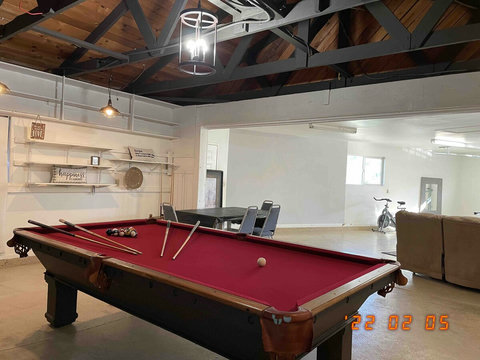 pool table in entertainment room