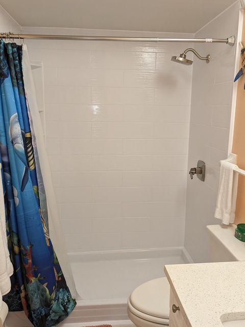 2nd Bathroom shower