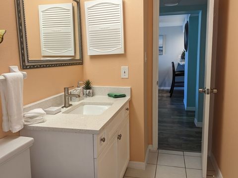 2nd bathroom Vanity with Quartz Countertop