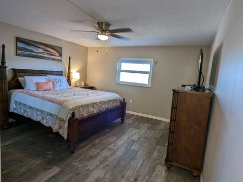 Master Room with King Size Bed.