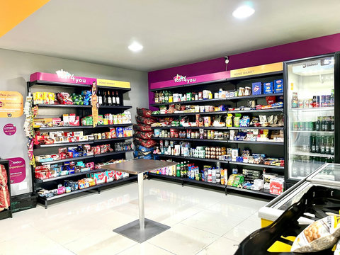 Mercadinho de conveniência 24 horas no condomínio - 24/7 Mini market at the condo.