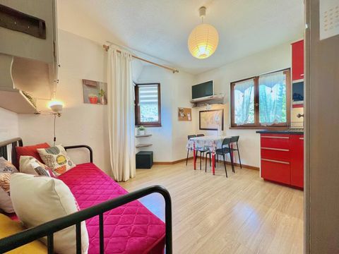 Dining table for 4, TV, WIFI