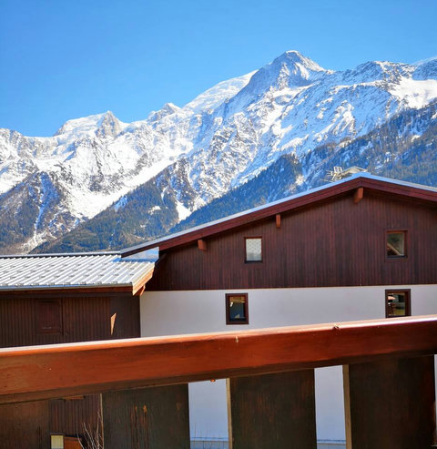 Vue sur la chaîne du Mont-Blanc depuis le balcon