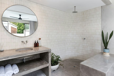 Bathroom 4