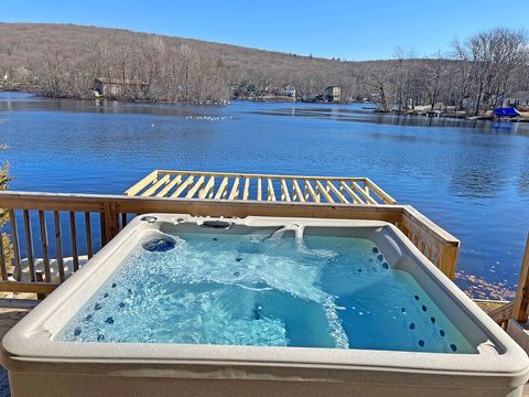 5-Person Hot Tub on the deck by the lake