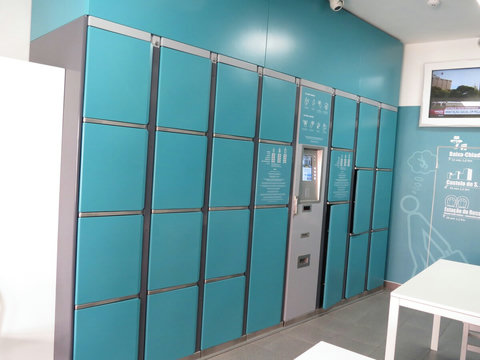 We offer many luggage storage and delivery solutions. Check the below link: 

https://go.lemonn.pt/LuggageOptions