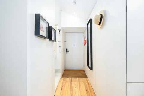 Marble bathroom with walk-in rain shower. High water pressure and hot water around the clock. Toilet, bidet, washbasin and hair dryer.   Free toiletries : hand soap, shampoo, conditioner, and body soap and toilet paper.  Free quality towels.