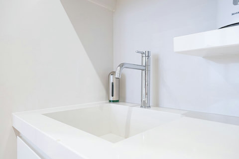 Fully equipped kitchen.  Kitchen sink with free dishwashing liquid. Apartment has a dishing machine plus free capsule
