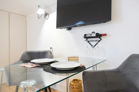 Dining table with fully equipped kitchen. Smart TV - free channels, coffee maker (free coffee and tea) and free internet
