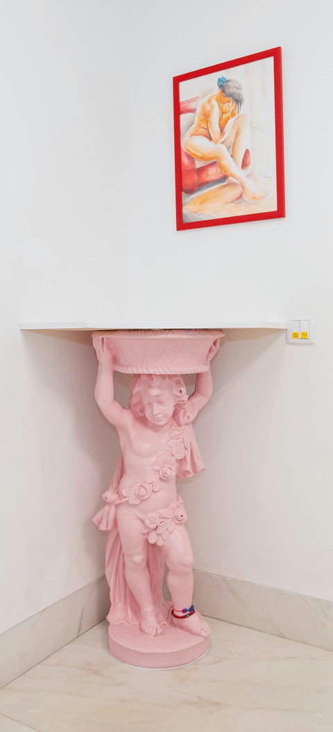 Large marble bathroom with walk-in rain shower. 24-hour high water pressure hot water. Toilet, bidet, washbasin and hair dryer.   Free toiletries : hand soap, shampoo, conditioner, and body soap and toilet paper.  Free quality towels.