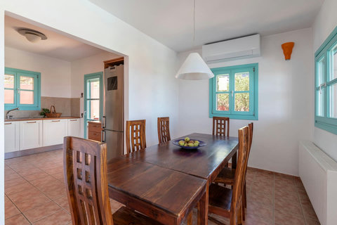 The dining room next to the kitchen