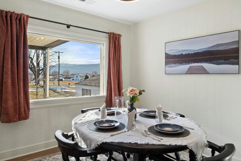 Dining room table
